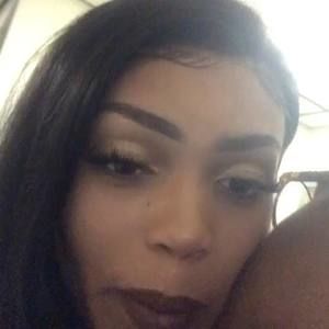 Meet your Posher, Laela